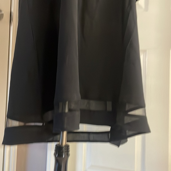 Tunic style little black dress xl 3/4 bell sleeve causal great for everyday. - Picture 4 of 5